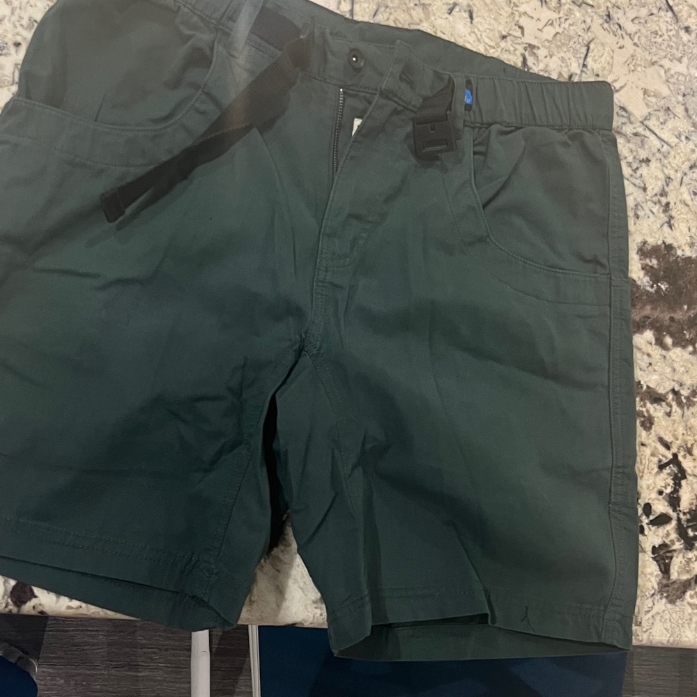 Kavu Men's Dark Green Cargo Shorts